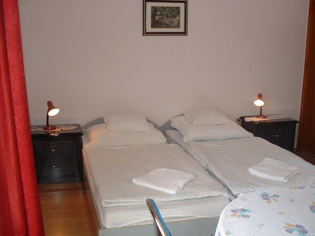 Apartmanház Cédrus 8. Zalakaros Habitación foto